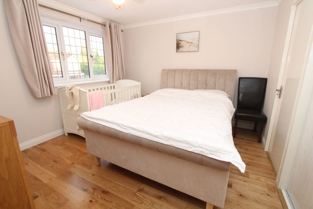 Additional image 12 of 3 bed detached house for saleFernhurst Drive, Pensnett, Brierley Hill DY5