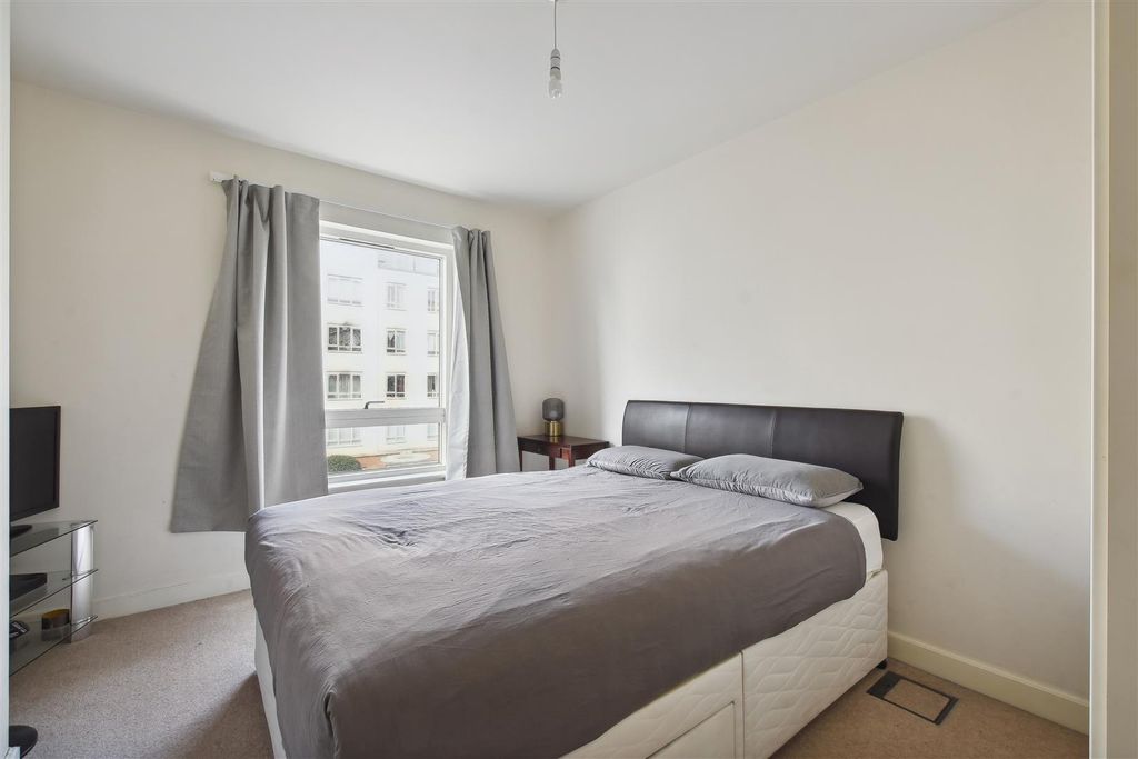Additional image 6 of 2 bed flat for saleHeritage Avenue, London NW9