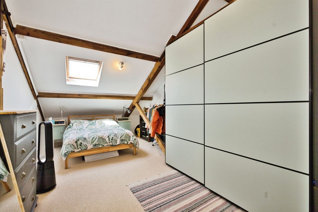 Additional image 5 of 2 bed flat for saleThe Barley Yard, Crewkerne TA18