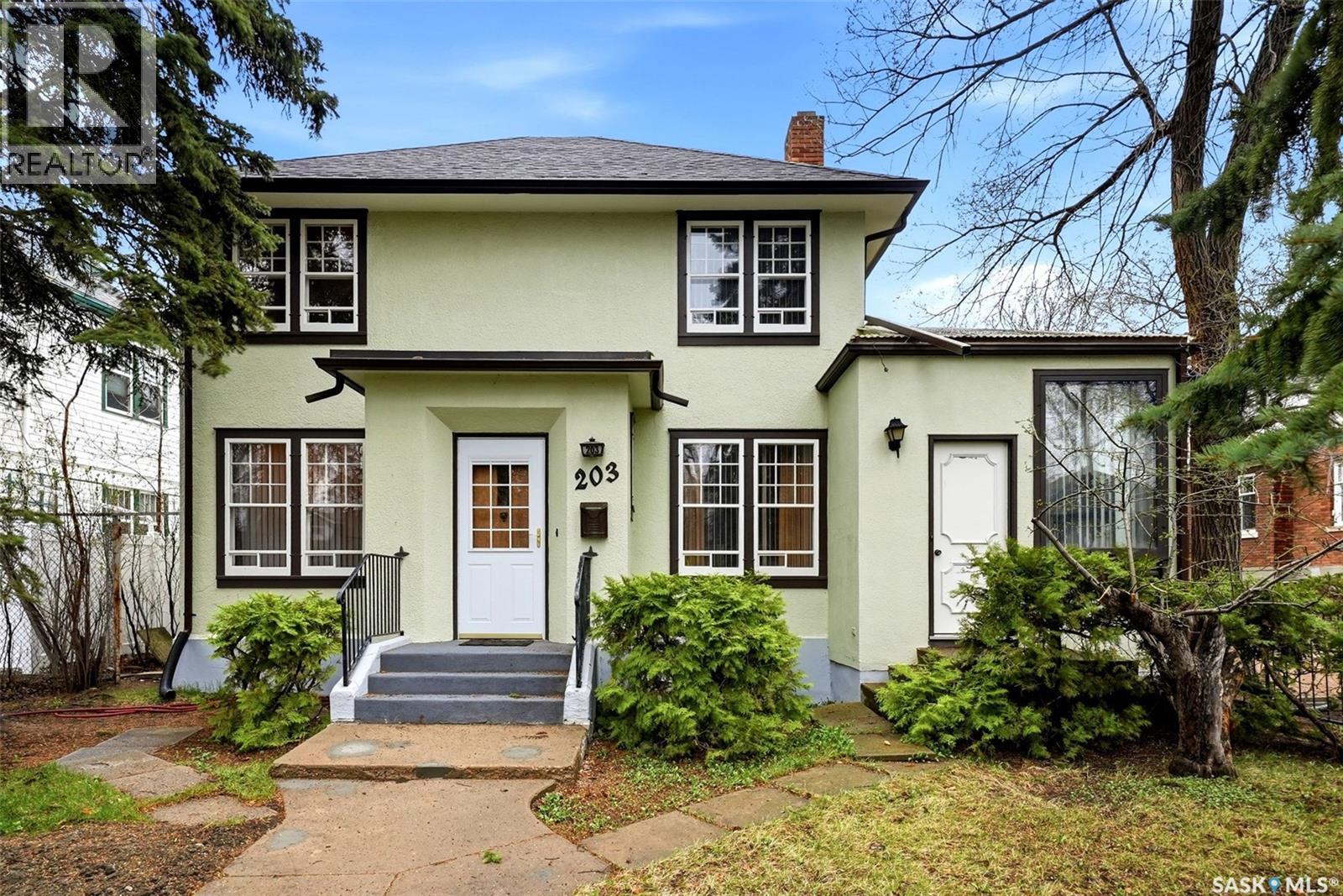203 Angus CRESCENT