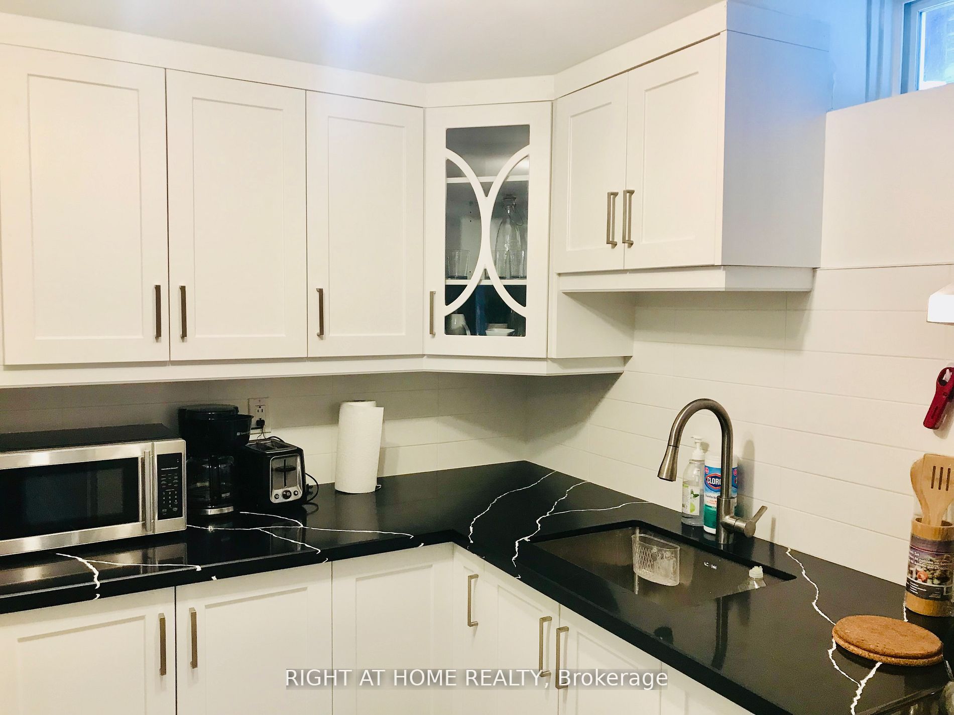 Additional image 5 of Basement-289 Laurentian Avenue, Mississauga, ON, L4Z 2S2