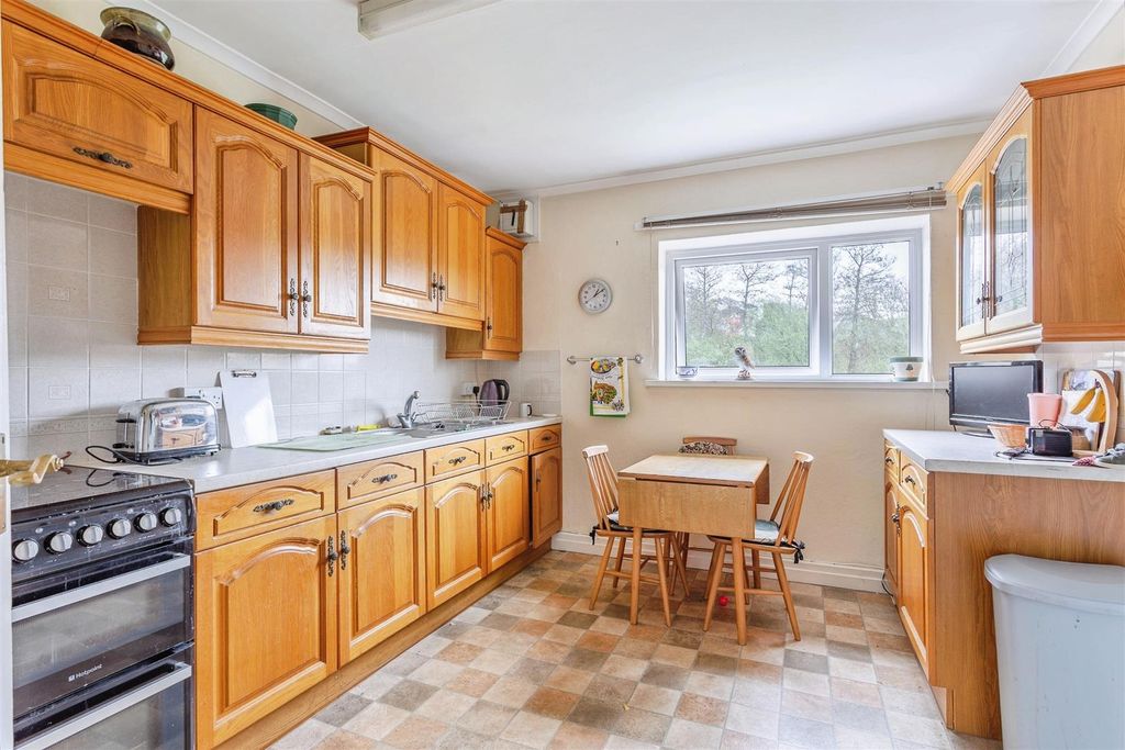 Additional image 4 of 2 bed flat for saleSt. Swithins Road, Bridport DT6