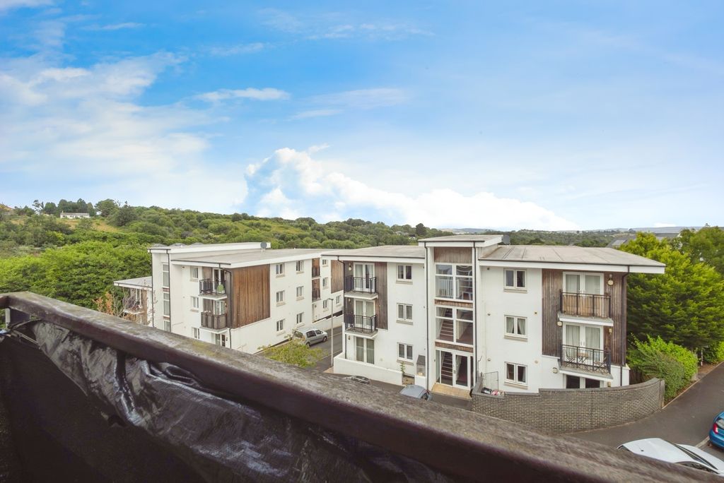 Additional image 10 of 2 bed flat for saleBerkshire Close, Ogwell, Newton Abbot, Devon TQ12
