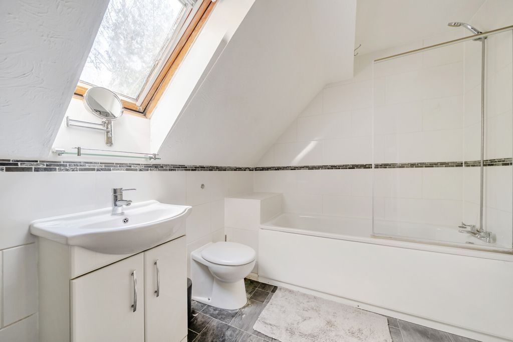 Additional image 7 of 2 bed maisonette for saleBadgers Close, Woking GU21