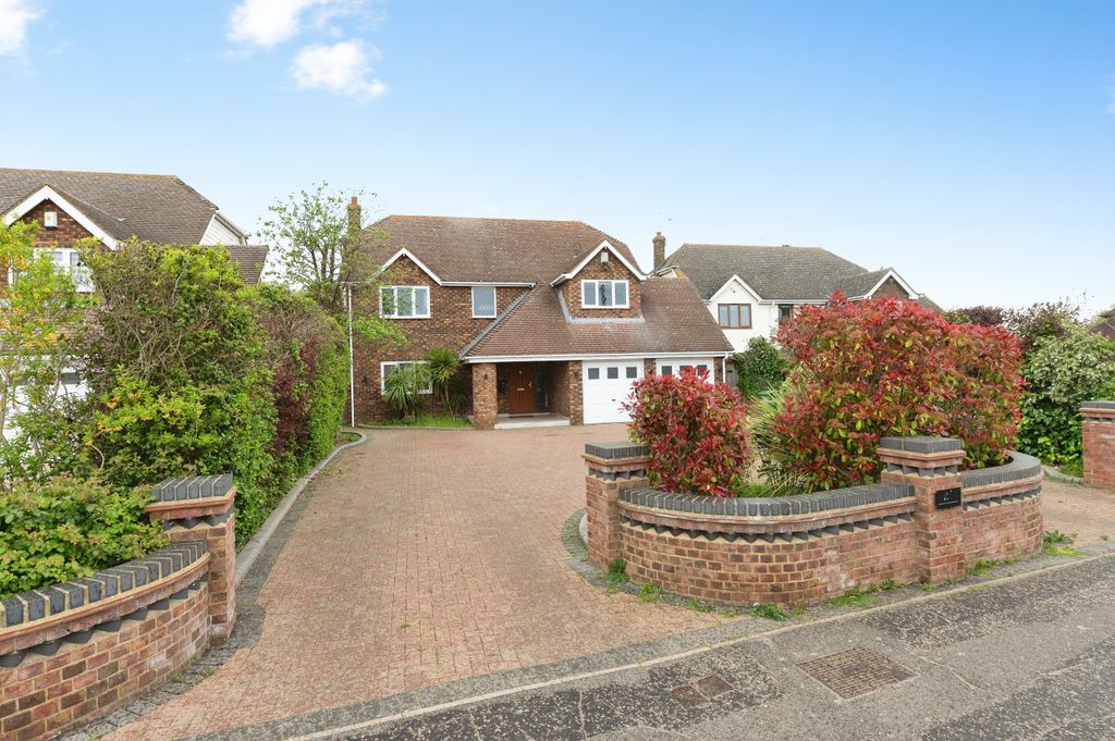 4 bed detached house for saleWash Road, Basildon SS15