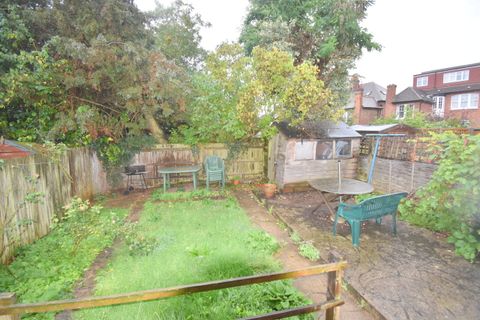 Firs Lane, Winchmore Hill N21