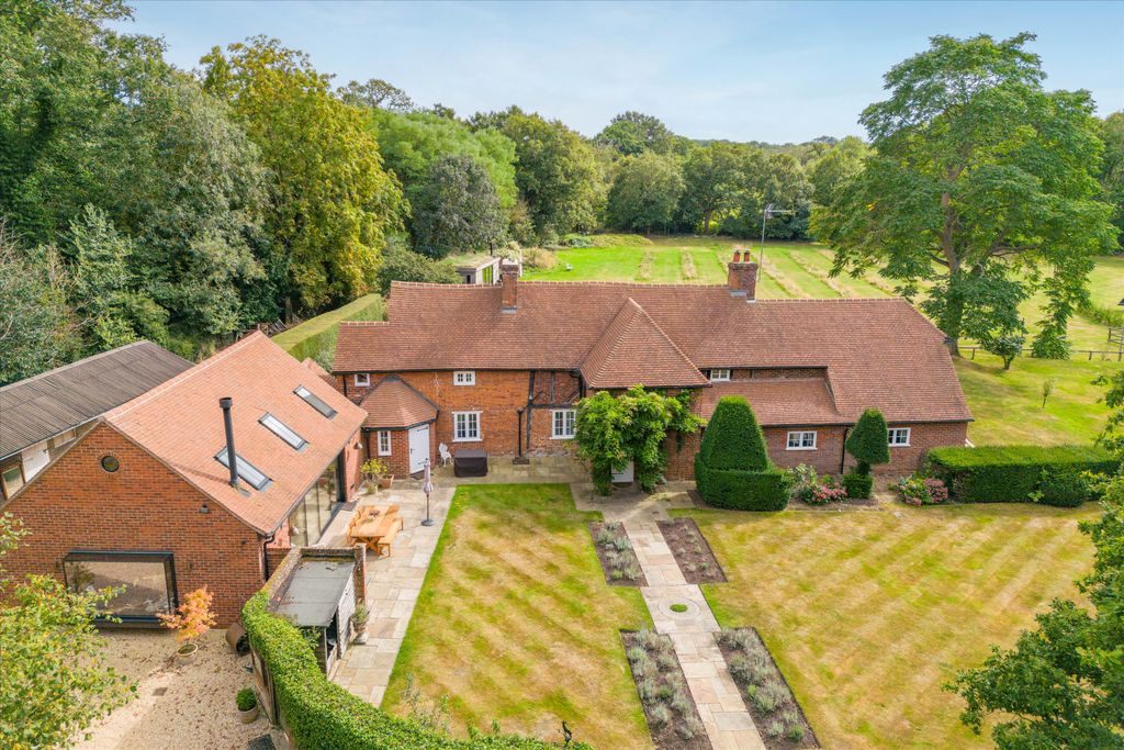 5 bed detached house for saleMonks Alley, Binfield, Berkshire RG42