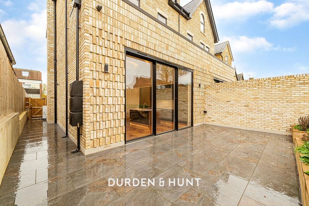 Additional image 44 of 5 bed semi-detached house for salePalmerston Road, Buckhurst Hill IG9