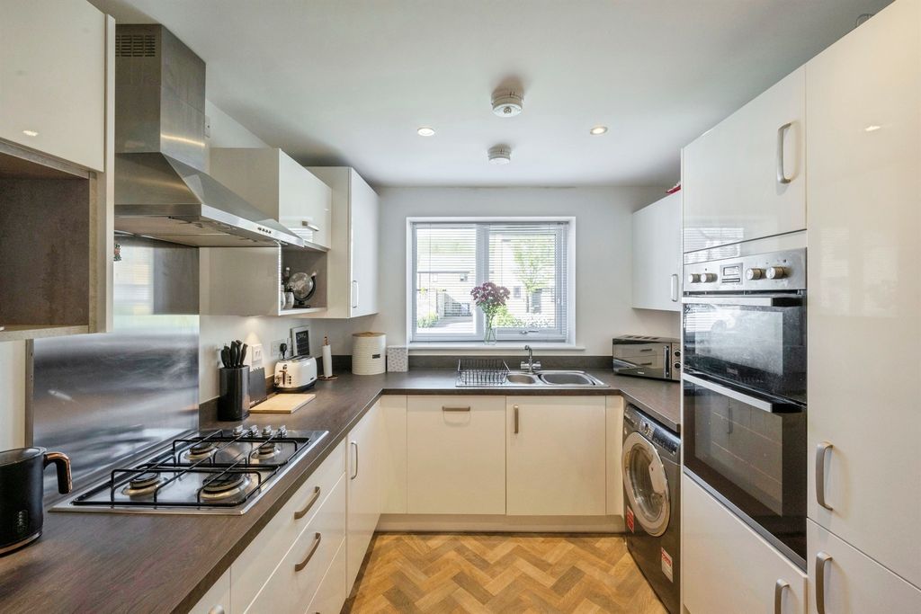 Additional image 2 of 3 bed semi-detached house for saleSwan Road, Lakeside, Doncaster DN4