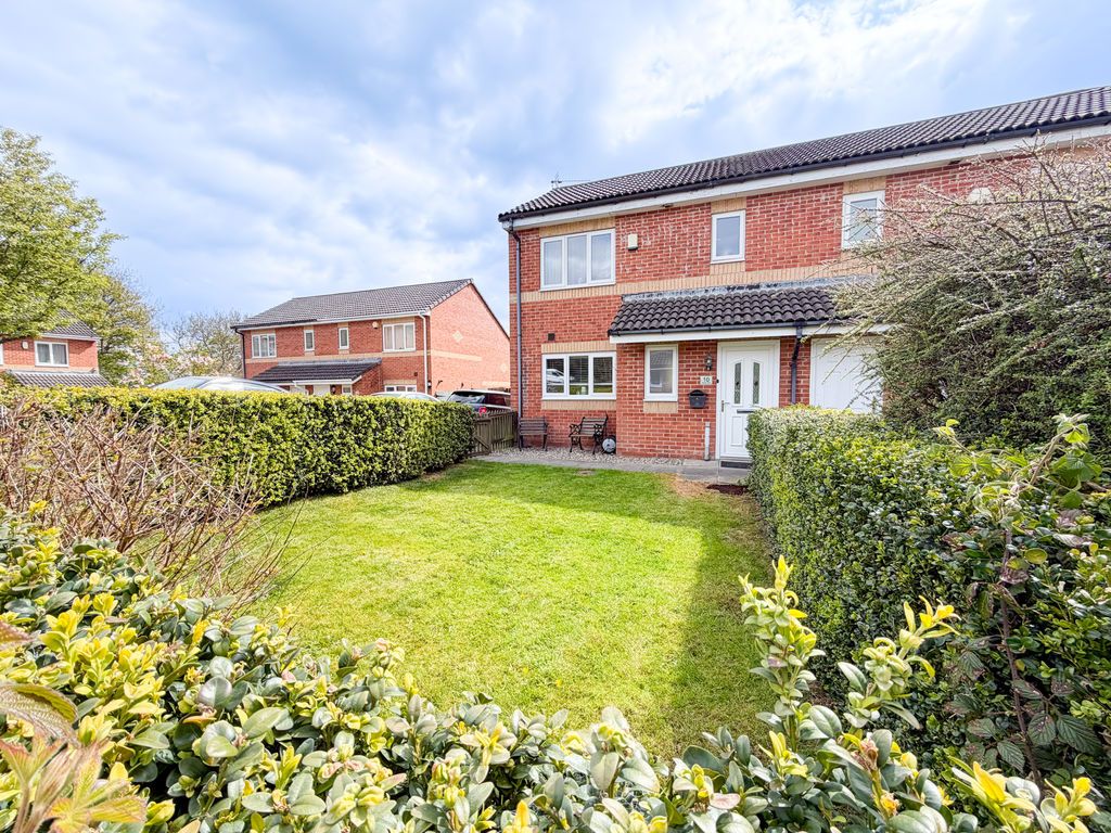 3 bed semi-detached house for saleWagtail Close, Winlaton NE21
