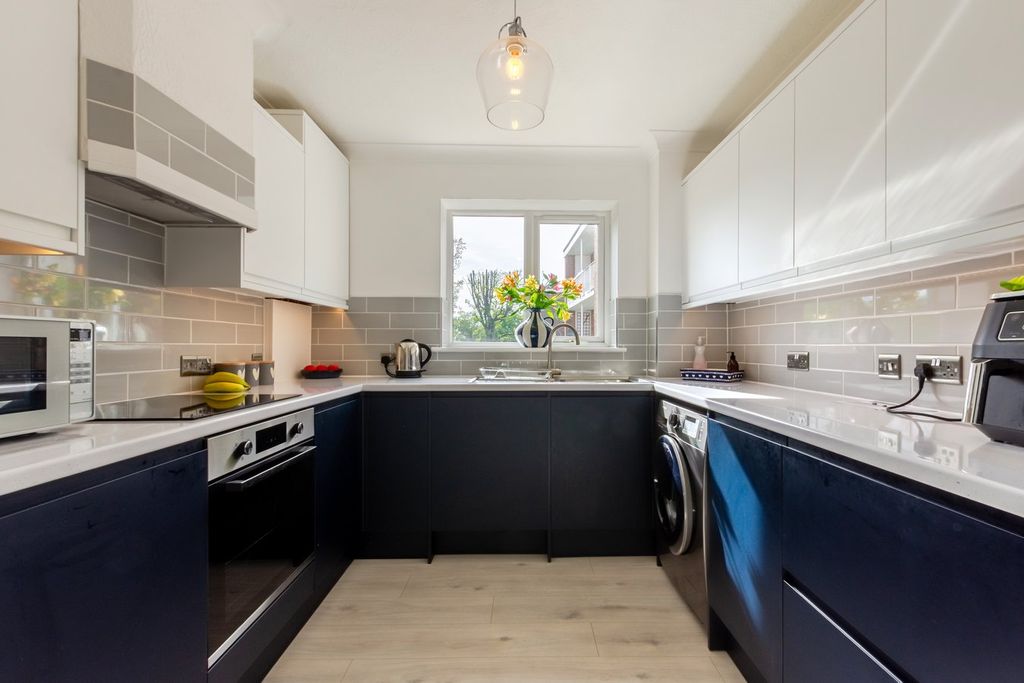 Additional image 6 of 2 bed flat for saleCourt Downs Road, Beckenham BR3