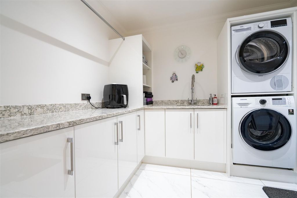 Additional image 10 of 6 bed detached house for saleNorsey Road, Billericay CM11