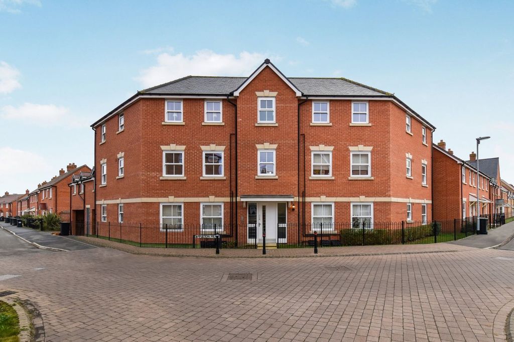2 bed flat for saleSanger Avenue, Biggleswade SG18