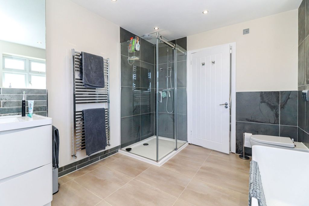 Additional image 19 of 5 bed property for saleAbbots Road, Abbots Langley WD5