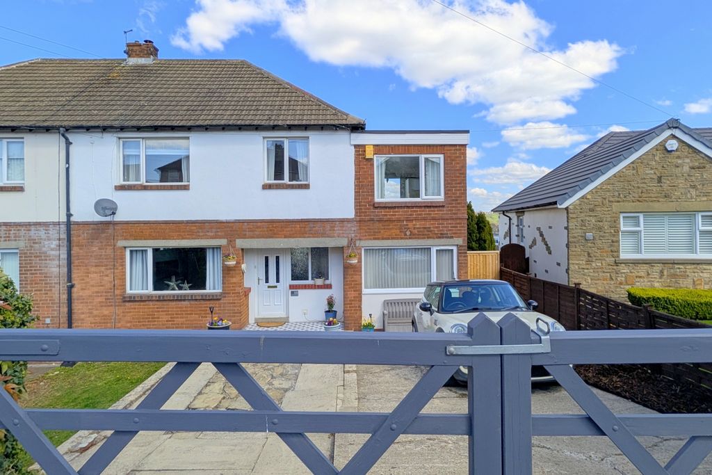 Additional image 3 of 4 bed terraced house for saleLaverock Lane, Brighouse, West Yorkshire HD6