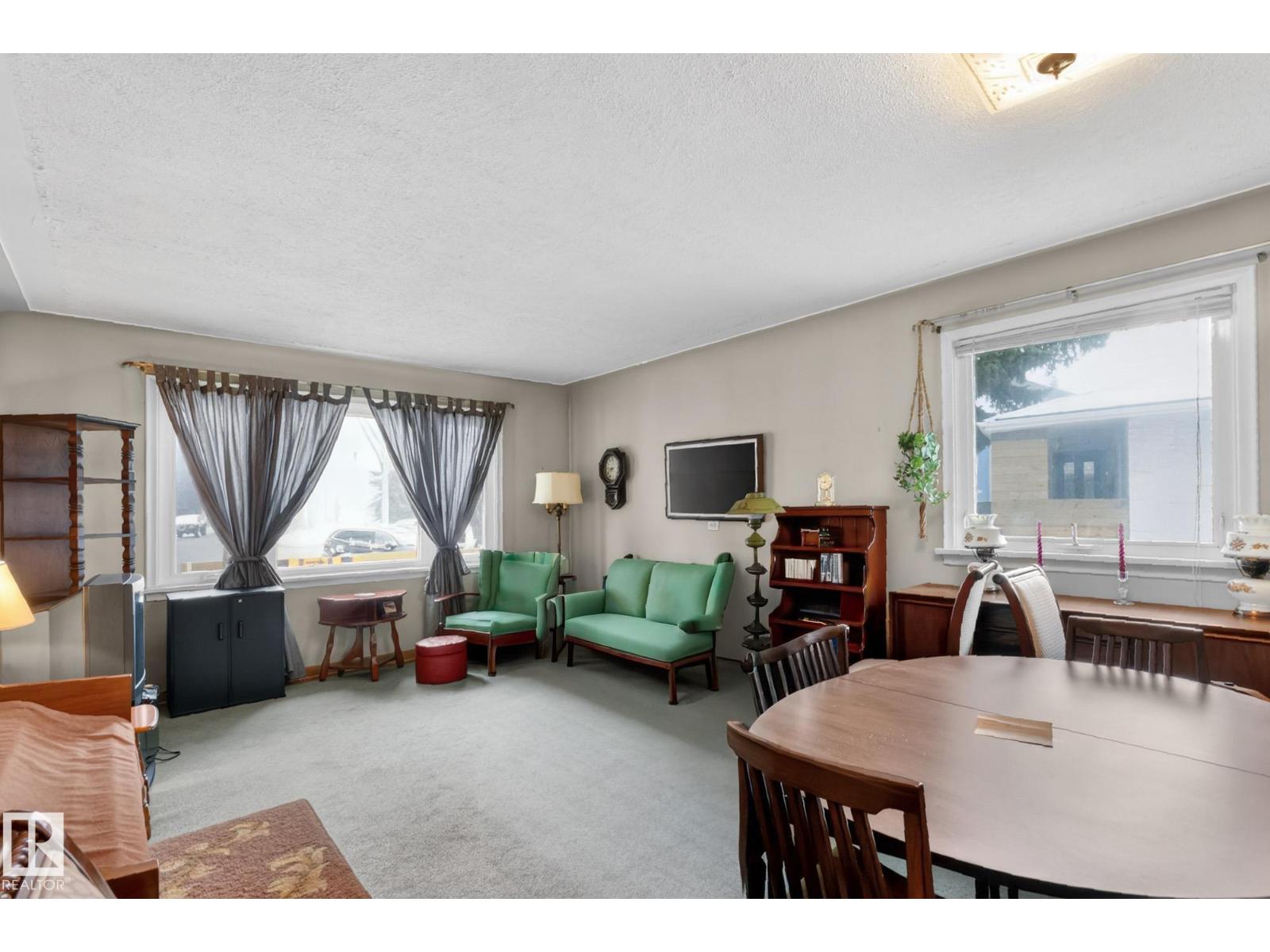 Additional image 3 of 11255 71 Avenue NW, Edmonton, AB, T6G0A5