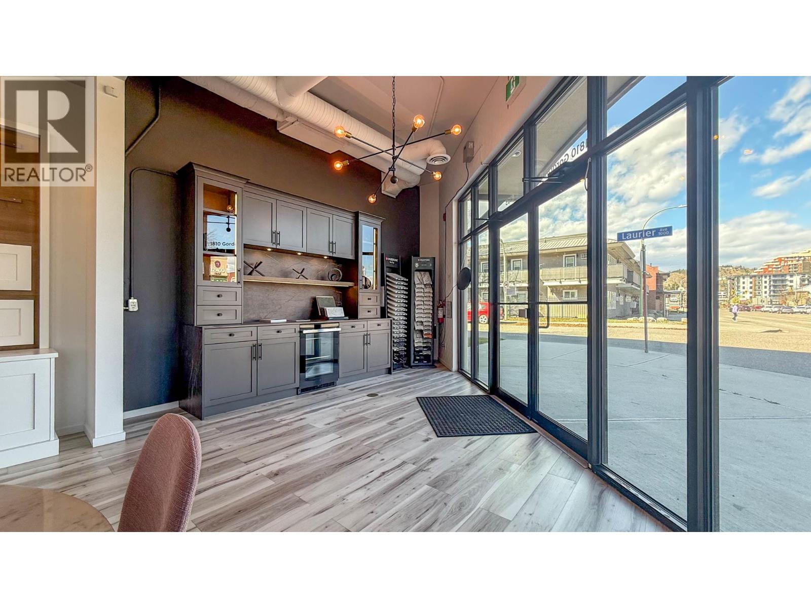 Additional image 6 of 103-1810 Gordon Drive, Kelowna, BC, V1Y0E2