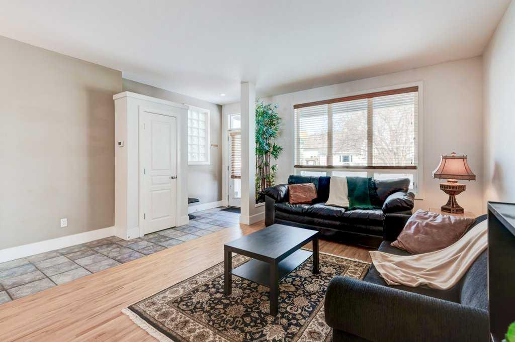 Additional image 5 of 703 52 Avenue SW, Calgary, AB, T2V 0B6