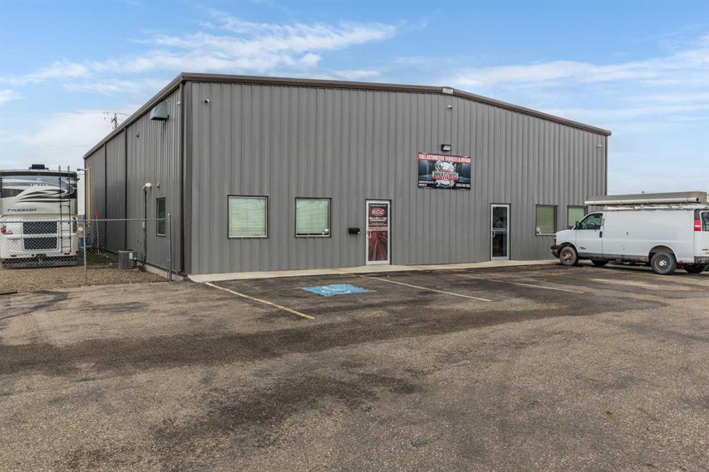 Additional image 2 of 81 Brier Estates Way NW, Medicine Hat, AB, T1C0B2