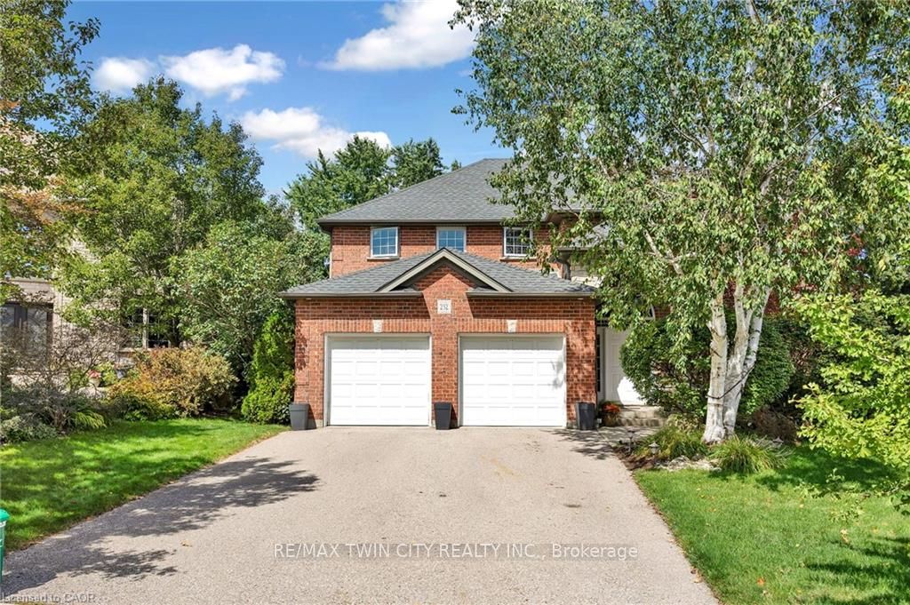 232 The Lions Gate, Waterloo, ON, N2L 6M5