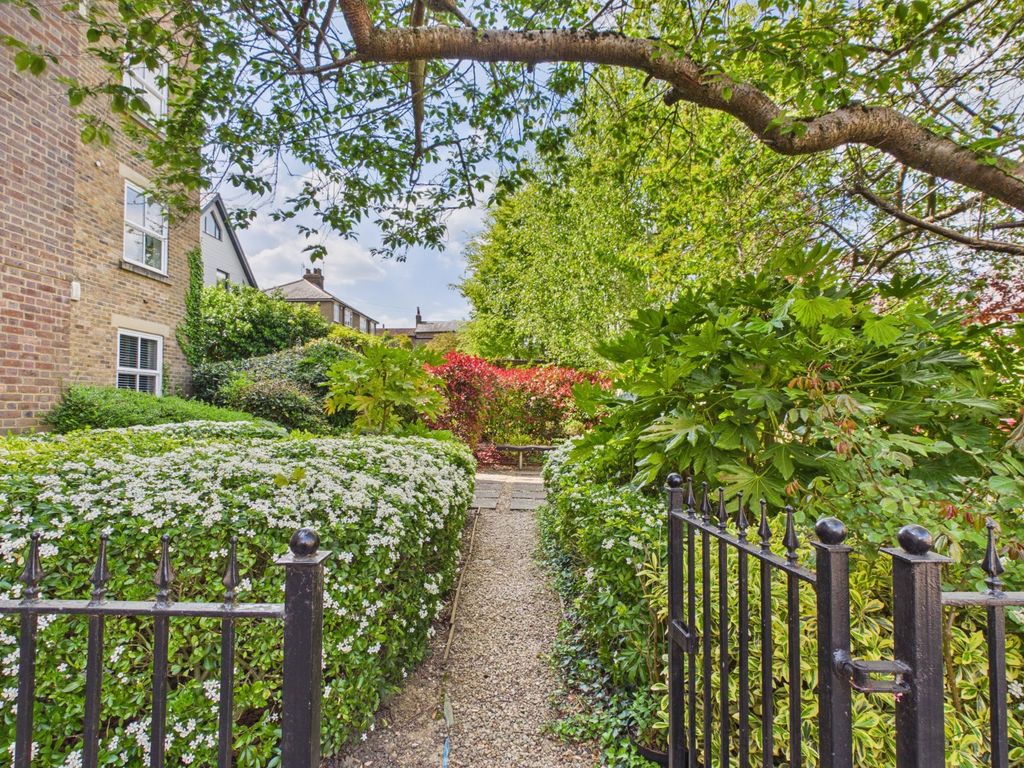 Additional image 3 of 1 bed property for saleHigh Street, Berkhamsted, Hertfordshire HP4