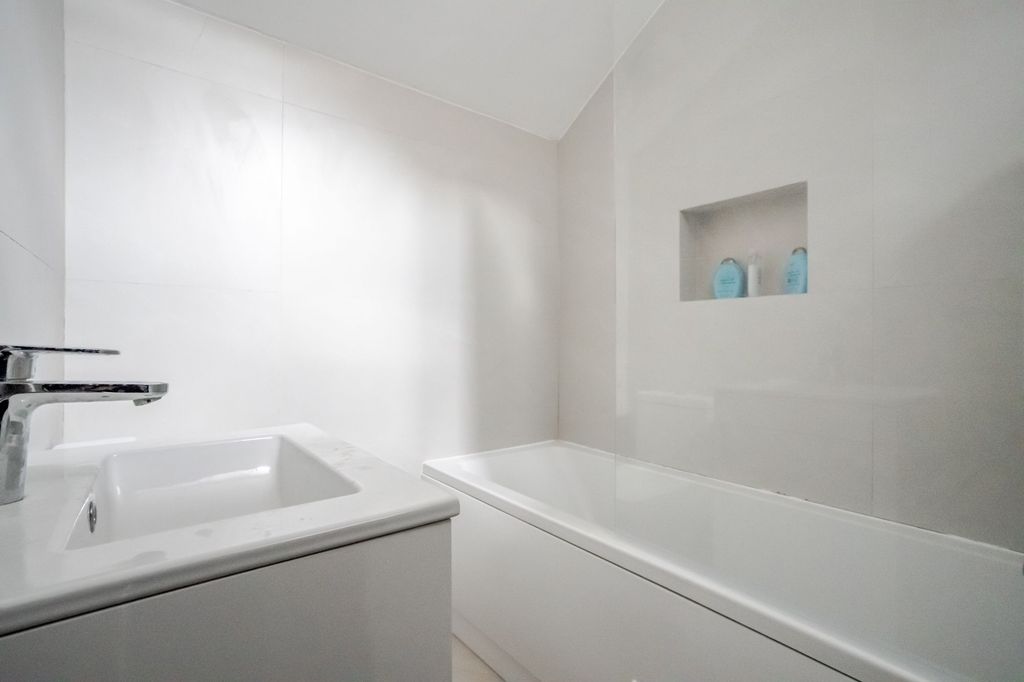 Additional image 6 of 2 bed maisonette for saleVictoria Road, Ascot SL5