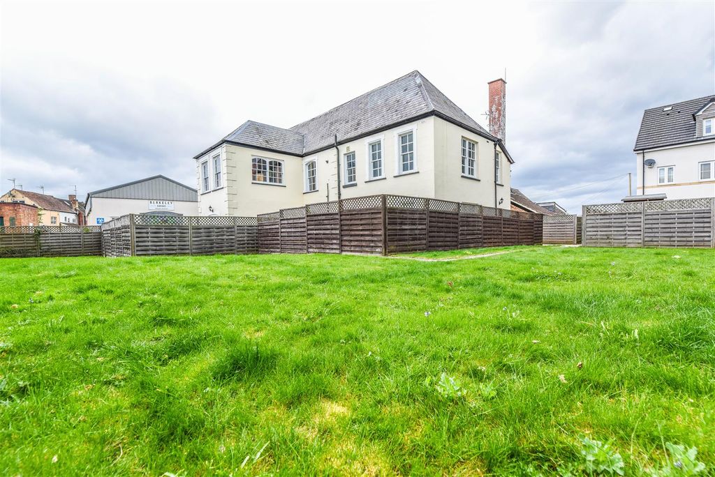 Additional image 6 of 1 bed flat for saleMarybrook Street, Berkeley GL13
