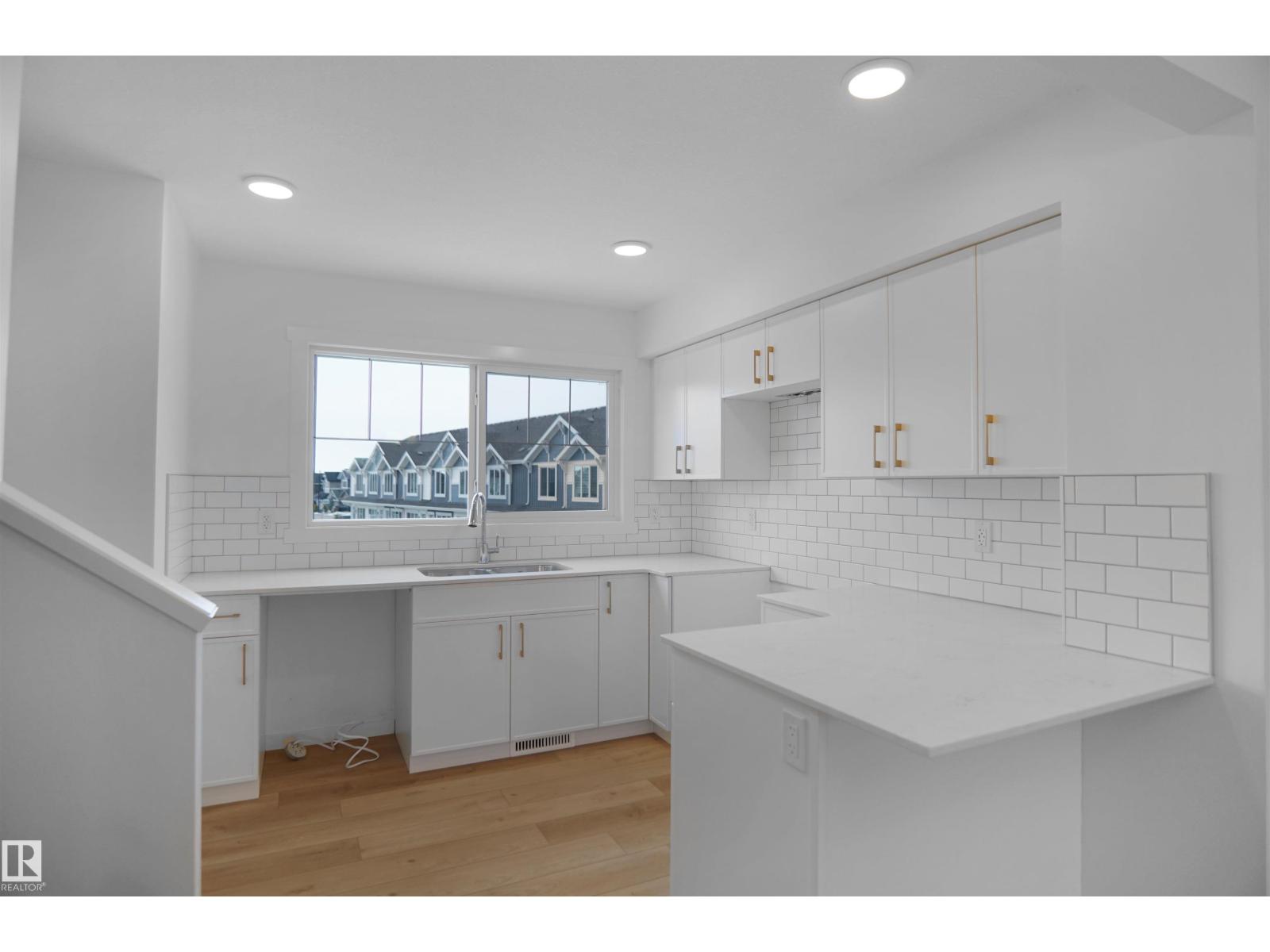 Additional image 4 of 1429 9 Street NW, Edmonton, AB, T6T2N8