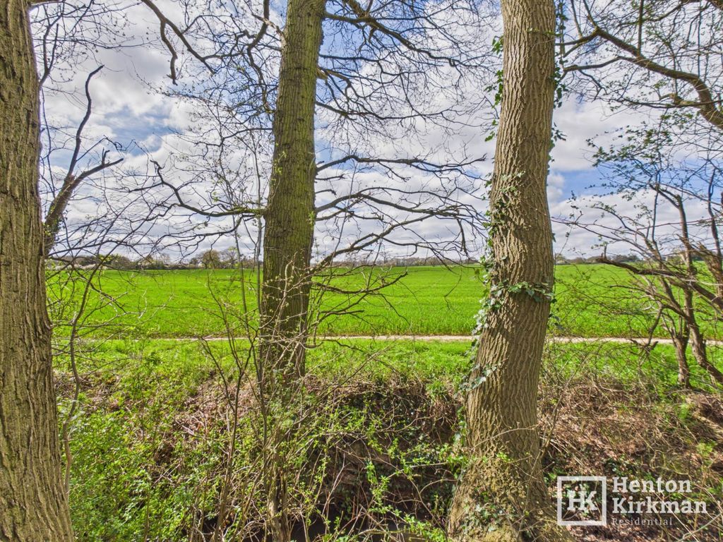 Additional image 40 of 5 bed detached house for saleNoak Hill Road, Billericay CM12