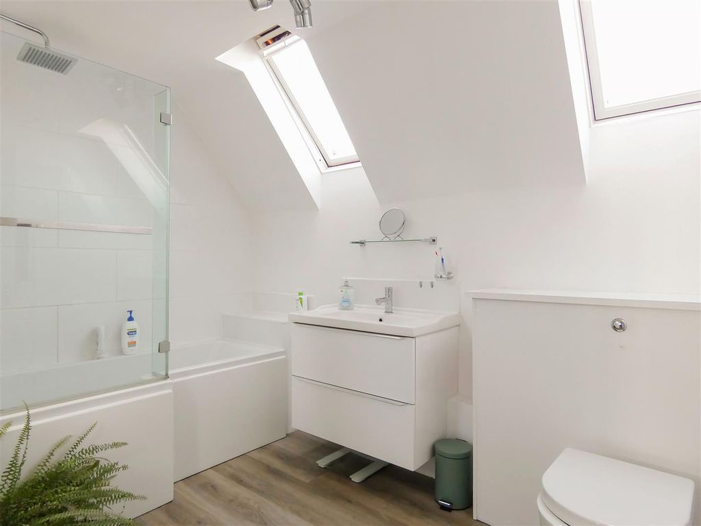 Additional image 8 of 2 bed flat for saleThe Old Slipway, River Road, Arundel BN18
