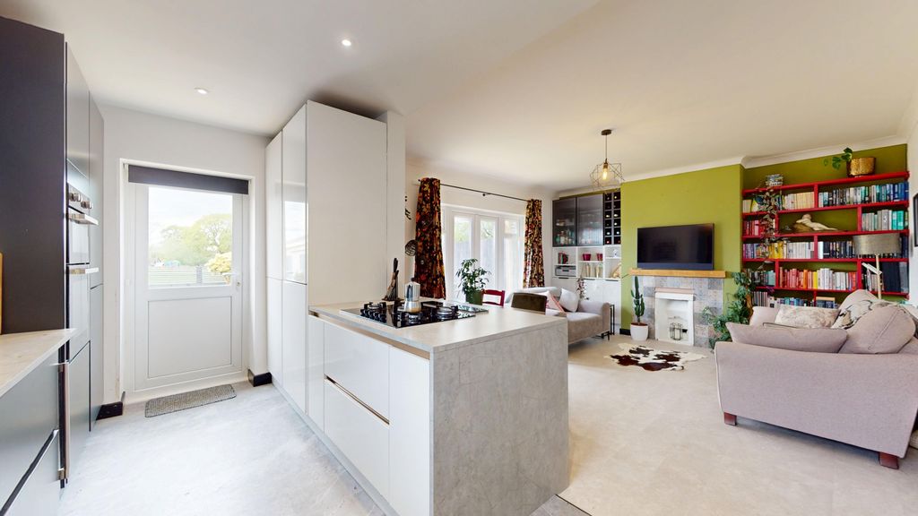 Additional image 4 of 3 bed semi-detached bungalow for saleClos Ton Mawr, Rhiwbina, Cardiff CF14