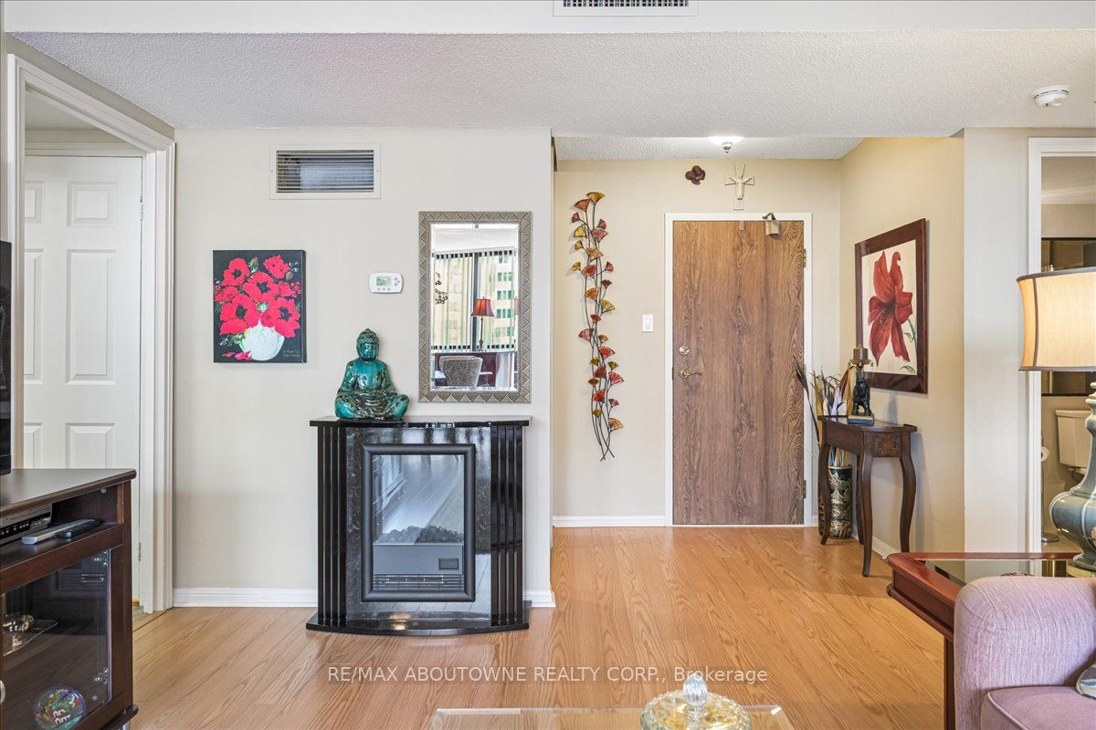 Additional image 4 of 605-1240 Marlborough Court, Oakville, ON, L6H 3K7