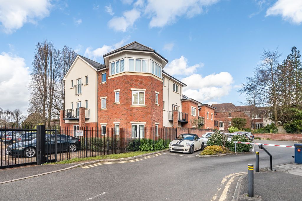 Additional image 9 of 2 bed flat for saleReigate Road, Dorking RH4