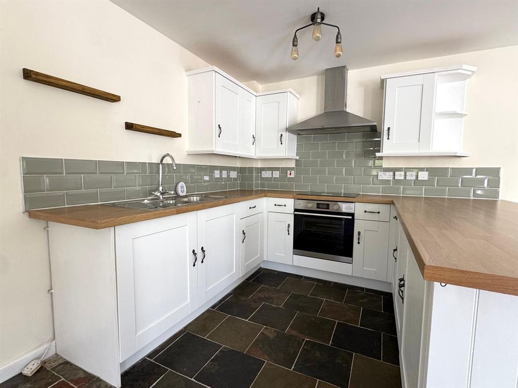 2 bed flat for saleLinton, Bromyard HR7 photo 2