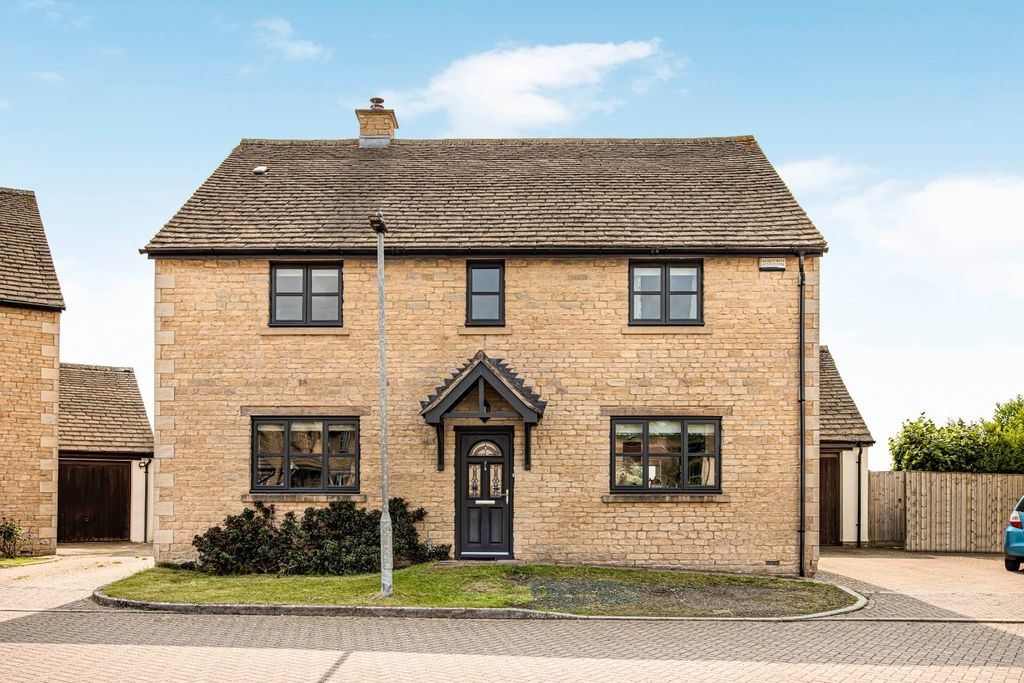 4 bed detached house for saleBeaufort View, Luckington, Chippenham, Wiltshire SN14