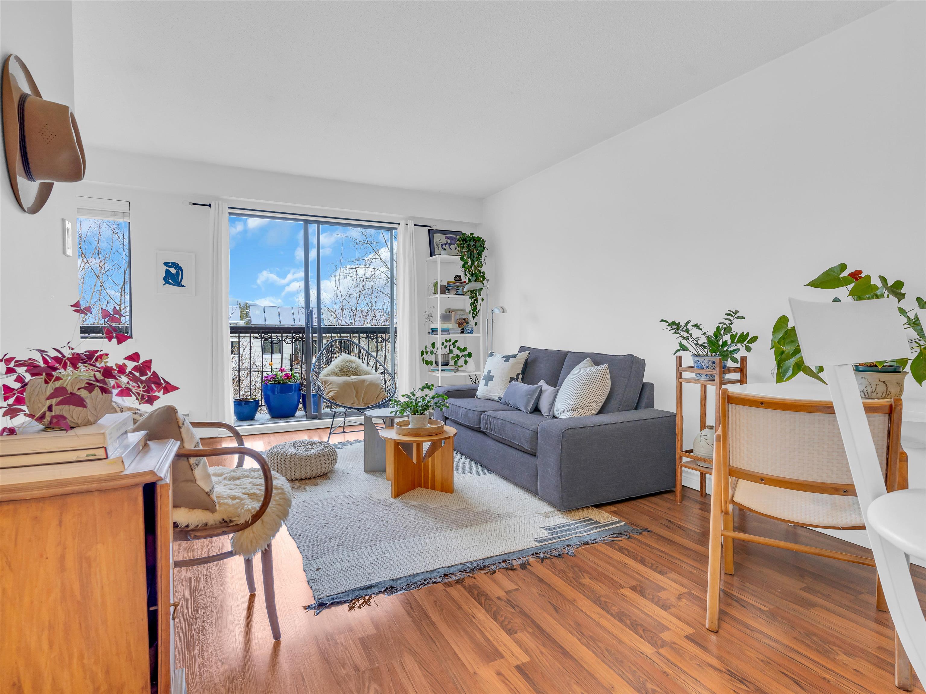 302-2330 Maple Street, Vancouver, BC, V6J 3T6
