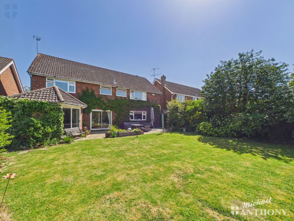 Additional image 19 of 5 bed detached house for saleKing Edward Avenue, Aylesbury HP21