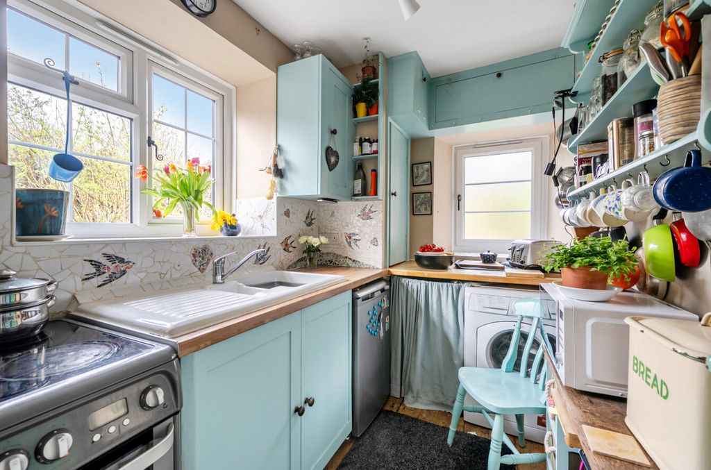 2 bed detached house for salePitcombe, Bruton BA10 photo 3