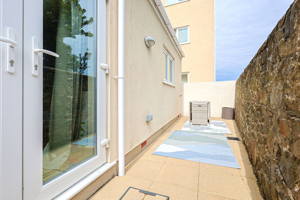 Additional image 10 of 1 bed property for saleRue Du Marais, Vale, Guernsey GY3