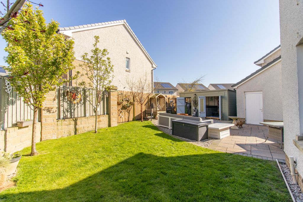 Additional image 4 of 4 bed detached house for saleClapham Wynd, Arbroath DD11