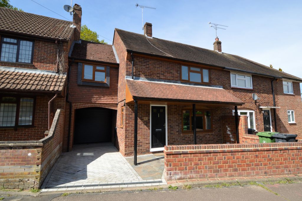 3 bed property for saleBagshot Green, Bagshot GU19