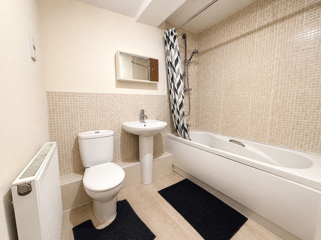 Additional image 7 of 2 bed flat for saleFriary Wall, Horsepond Lane, Friarn Street, Bridgwater, Somerset TA6