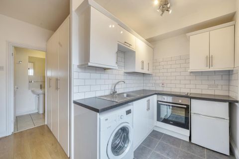 Castle Hill, Reading RG1, Studio to rent