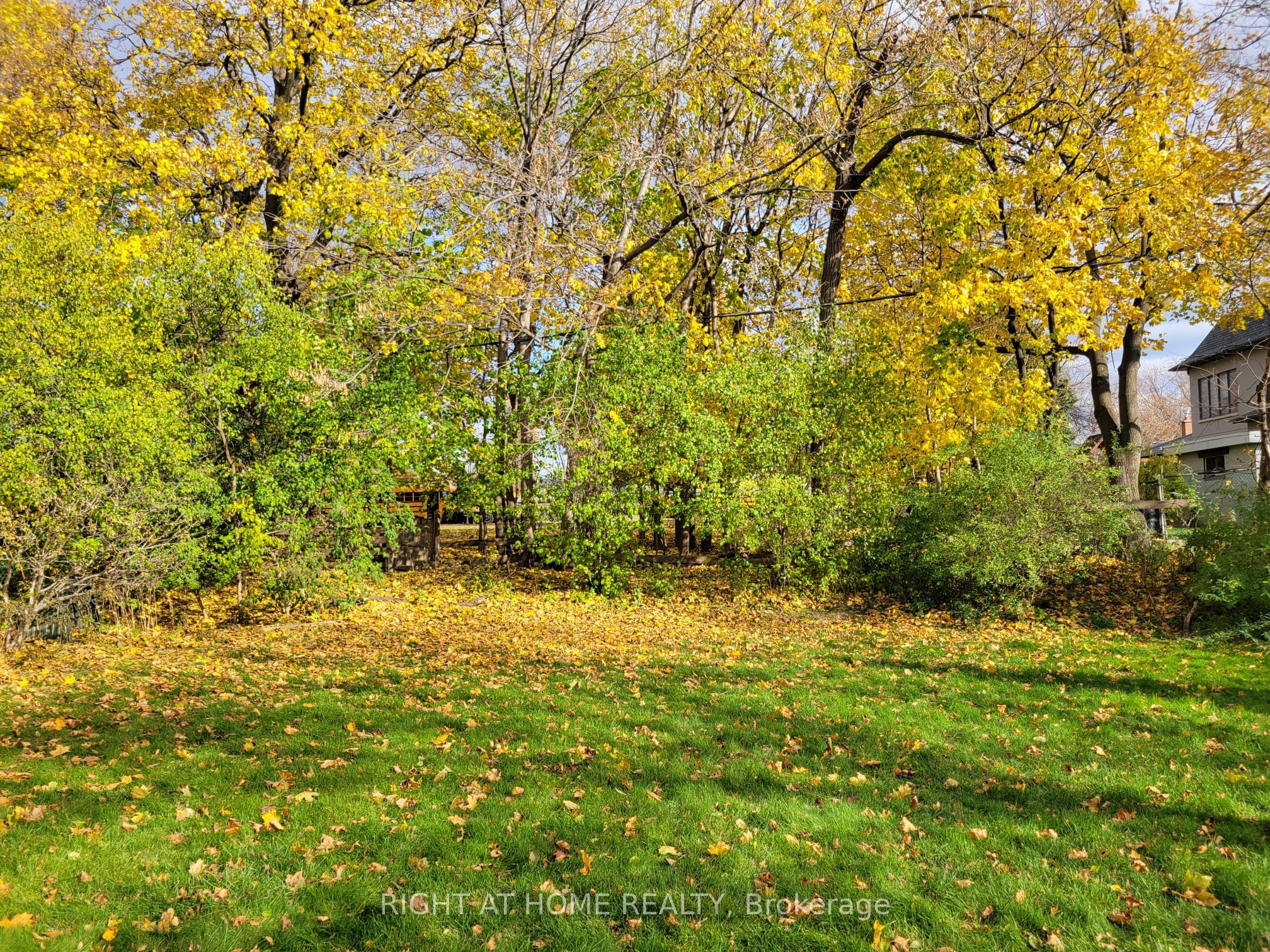 Additional image 3 of 15 Blaketon Road, Toronto, ON, M9B 4V8