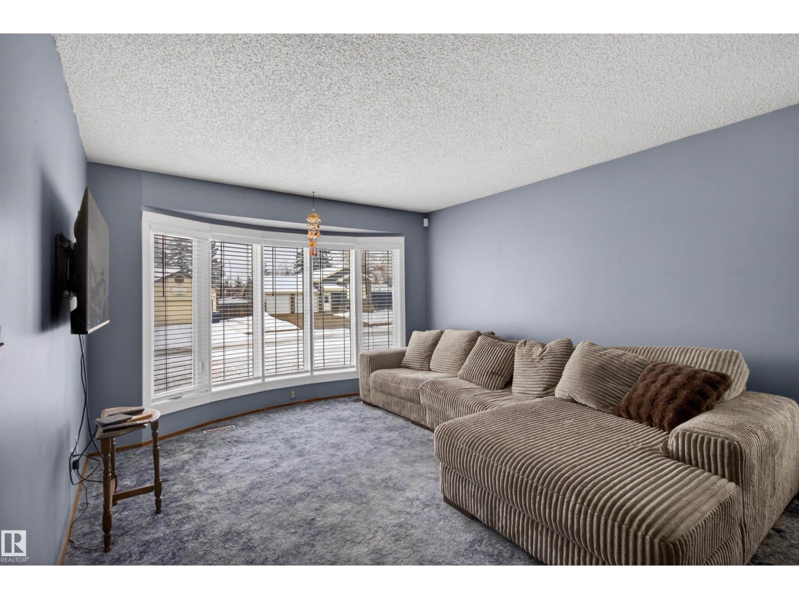 19 Howson Crescent NW, Edmonton, AB, T5A4T7 photo 5