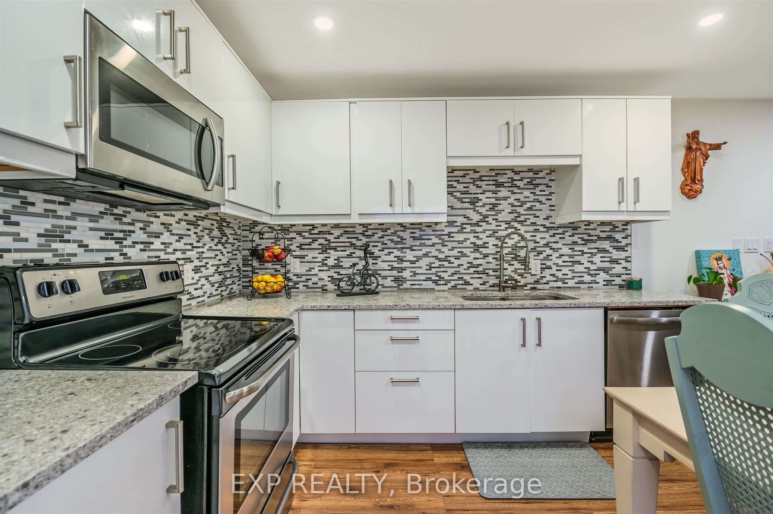 Additional image 2 of 829 Athol Street, Whitby, ON, L1N 4A1