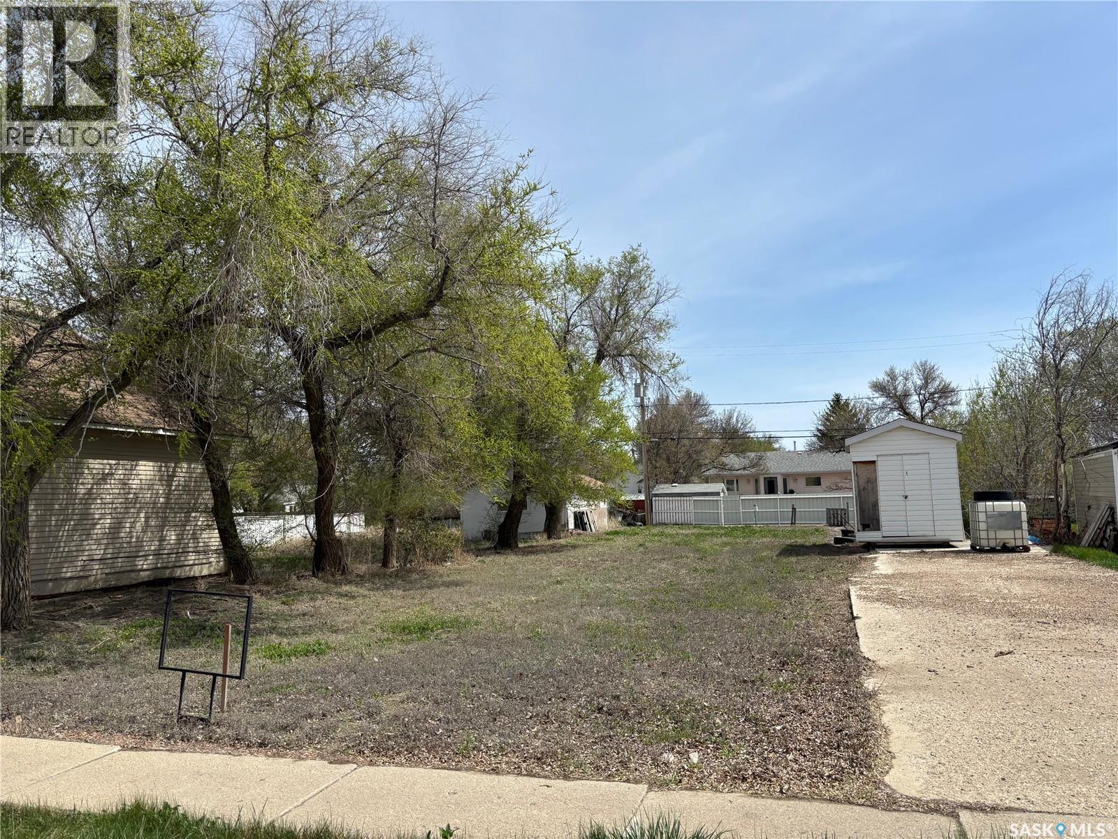 211 3rd AVENUE W