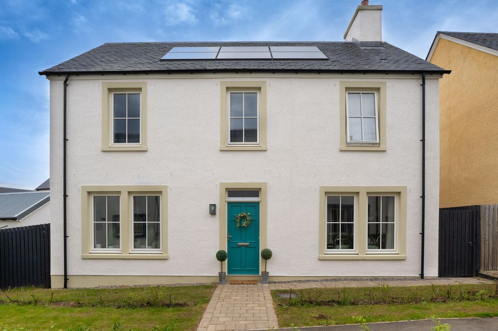 3 bed detached house for saleThe Loan, Tornagrain IV2