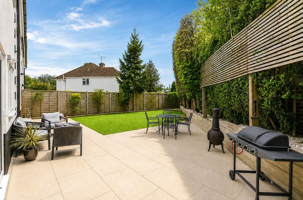 Additional image 12 of 4 bed semi-detached house for saleWhitedown Lane, Alton, Hampshire GU34