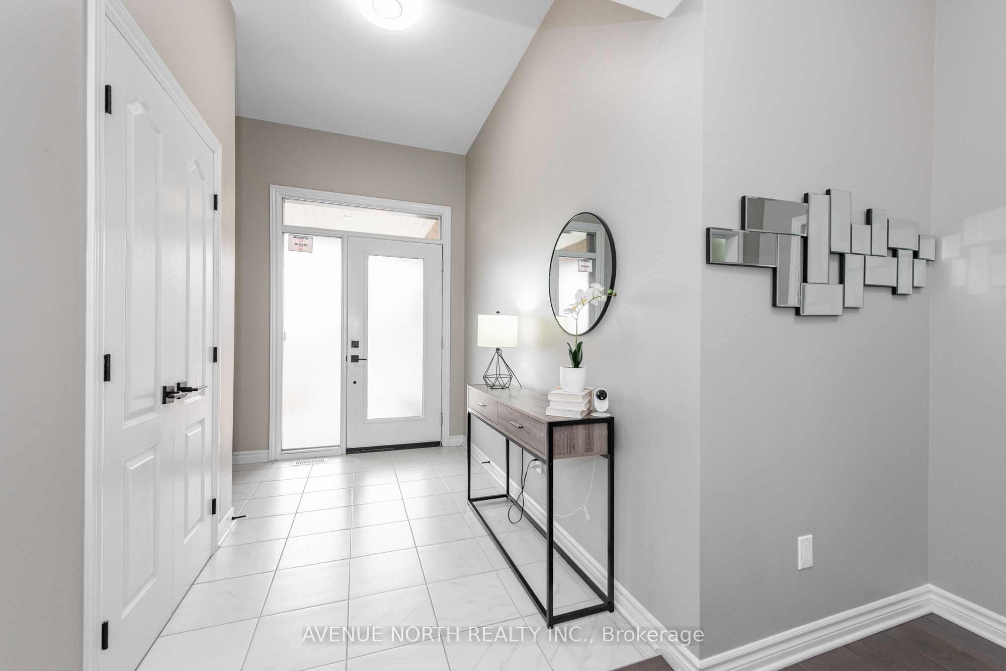 Additional image 5 of 707 Moonflower Crescent, Ottawa, ON, K1T 0X8